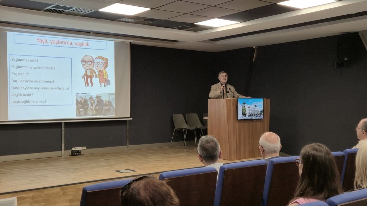 İstanbul'da 'Verimli ve Sağlıklı Yaşlılık' Konferansı Gerçekleşti