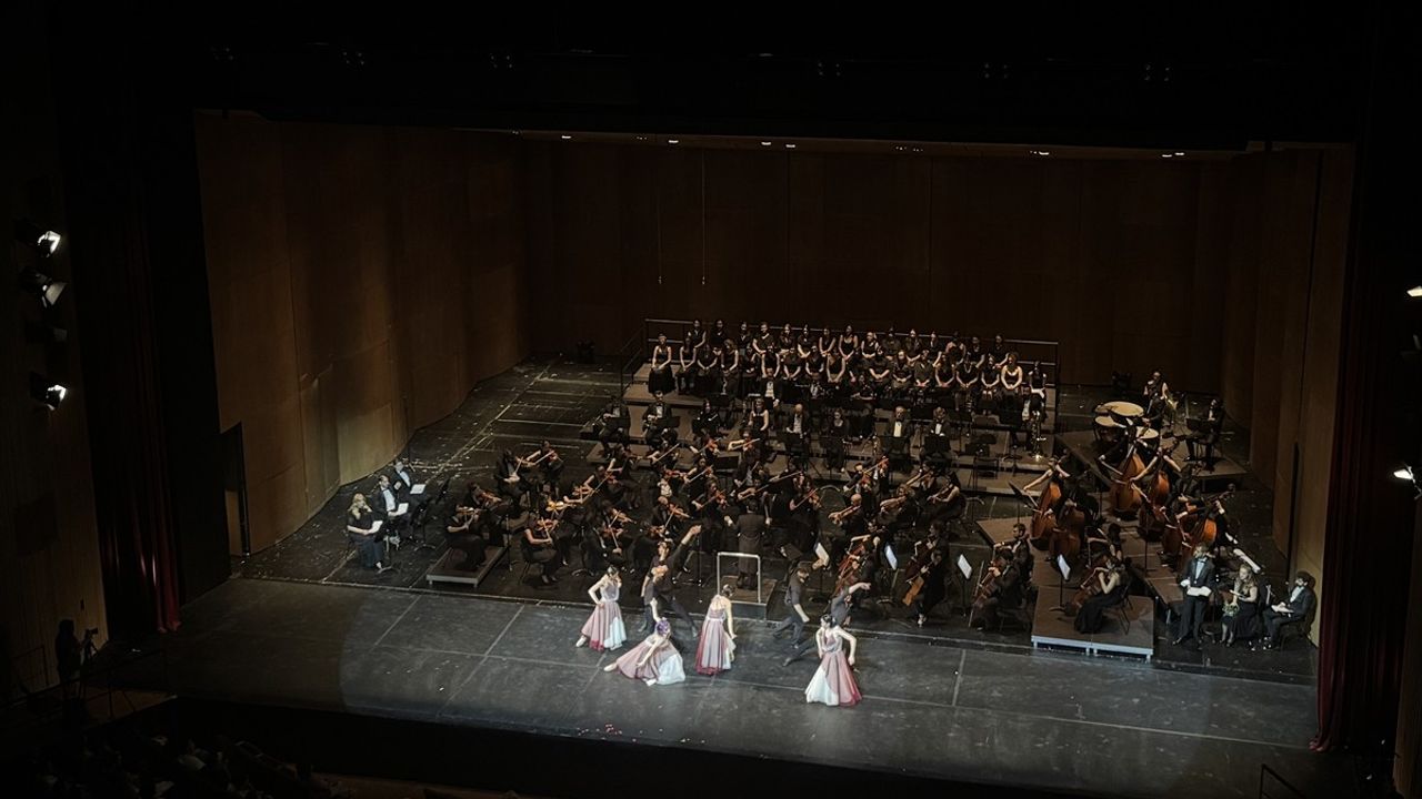 İstanbul Filarmoni Derneği, 80. Yılını AKM'de Coşkuyla Kutladı