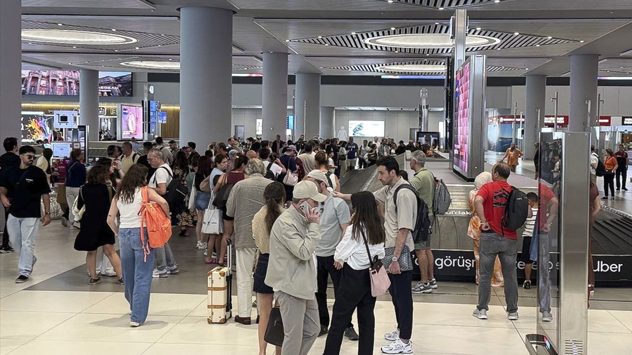 İstanbul Havalimanlarında Kurban Bayramı Dönüş Yoğunluğu