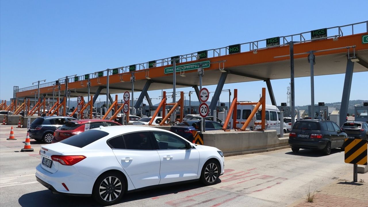 İstanbul-İzmir Otoyolu ve Osmangazi Köprüsü'nde Kurban Bayramı Yoğunluğu
