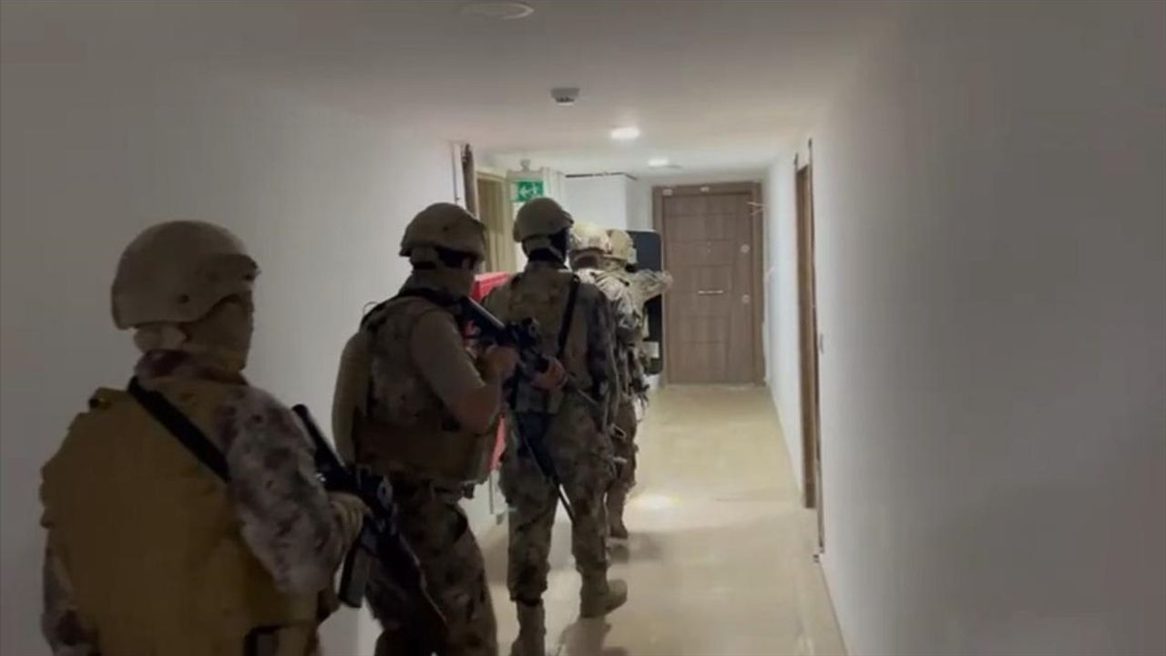 İstanbul Merkezli Dolandırıcılık Operasyonunda 3 Şüpheli Tutuklandı