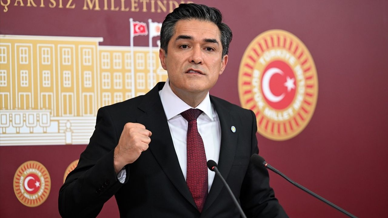 İYİ Parti Grup Başkanvekili Kavuncu, Denizli Milletvekili Öztürk'e Kınama Cezasını Değerlendirdi