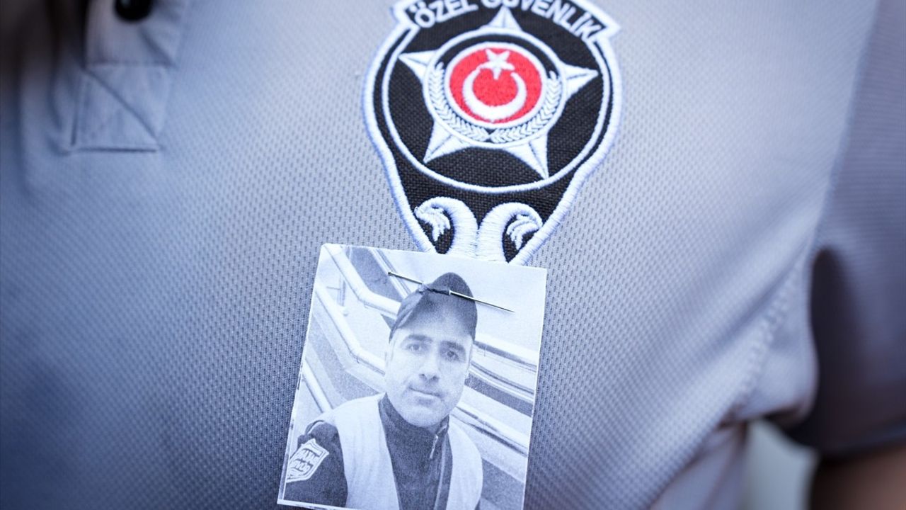 İZBAN'da Sigara İçen Yolcuyla Tartışan Güvenlik Görevlisi Hayatını Kaybetti