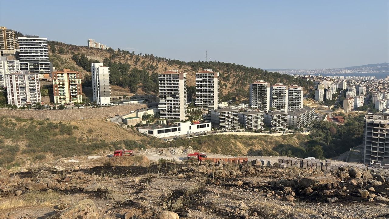 İzmir Çiğli'de Yangın Kontrol Altına Alındı