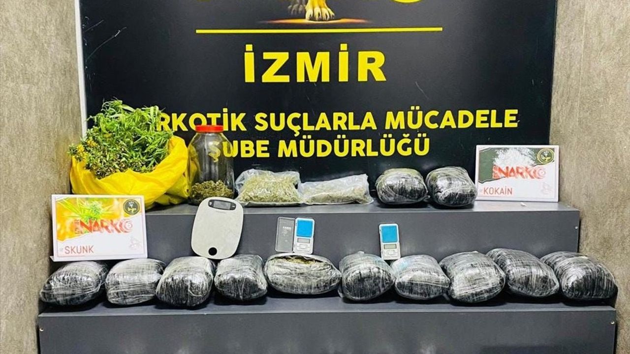 İzmir'de 22 Kilo Uyuşturucu Ele Geçirildi, 1 Şüpheli Tutuklandı
