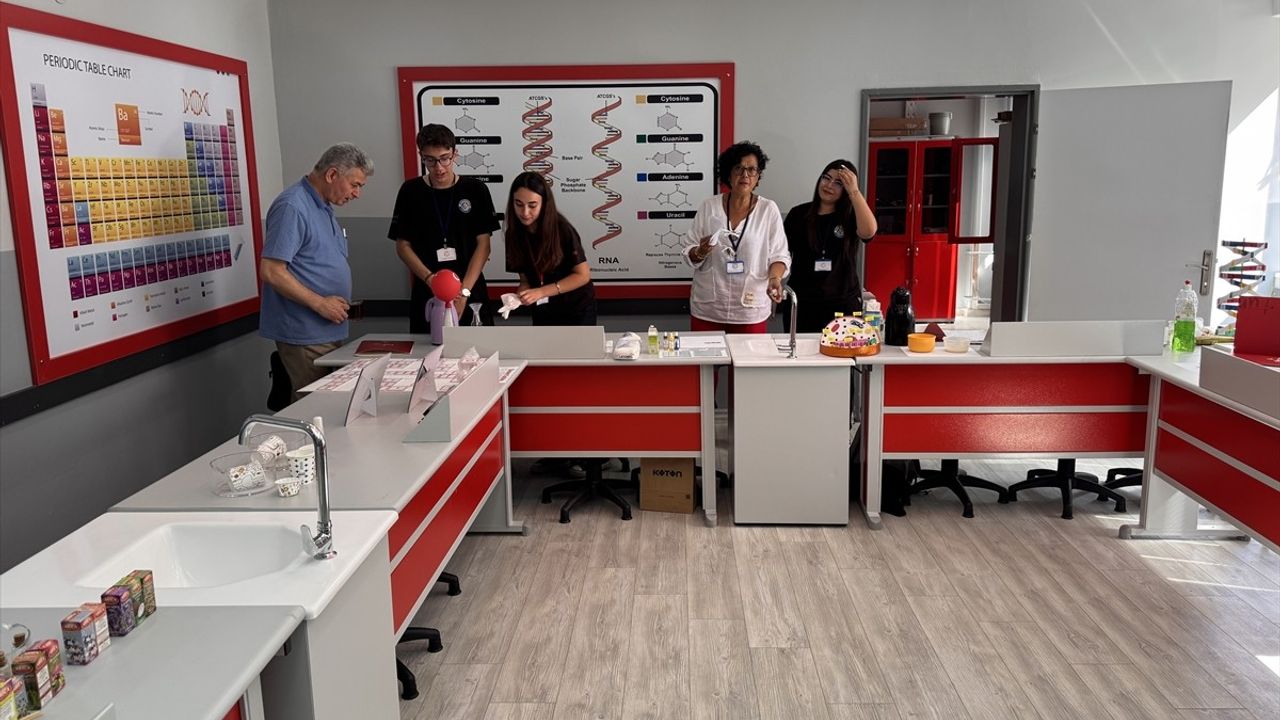 İzmir'de Şehit Hava Piyade Astsubay Furkan Yavaş'ın Adı Yaşatılıyor