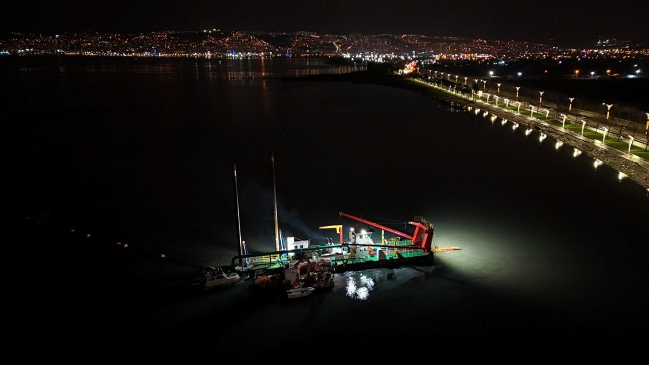 İzmit Körfezi'nde Oksijen Seviyesi Yüzde 40 Arttı, Deniz Canlıları Gözle Görülür Şekilde Artış Gördü