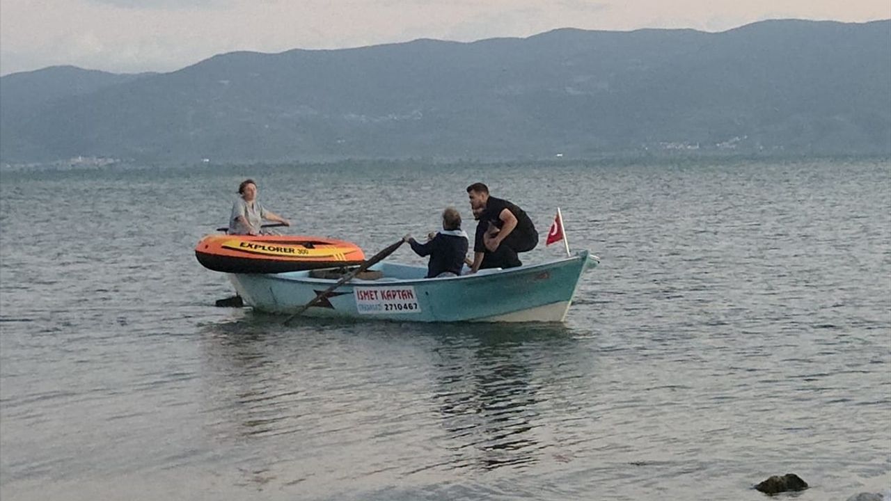 İznik Gölü'nde Mahsur Kalan Kişi Kurtarıldı
