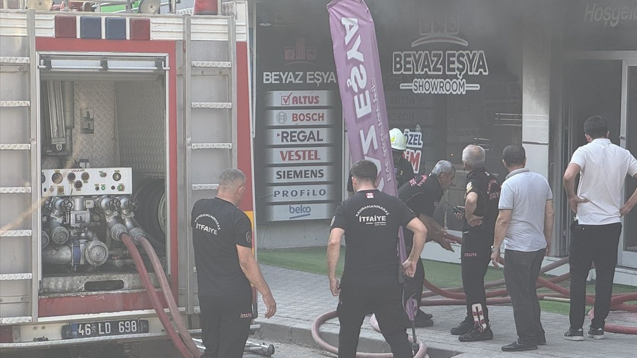 Kahramanmaraş'taki Mobilya Mağazasında Yangın: Yangın Söndürüldü