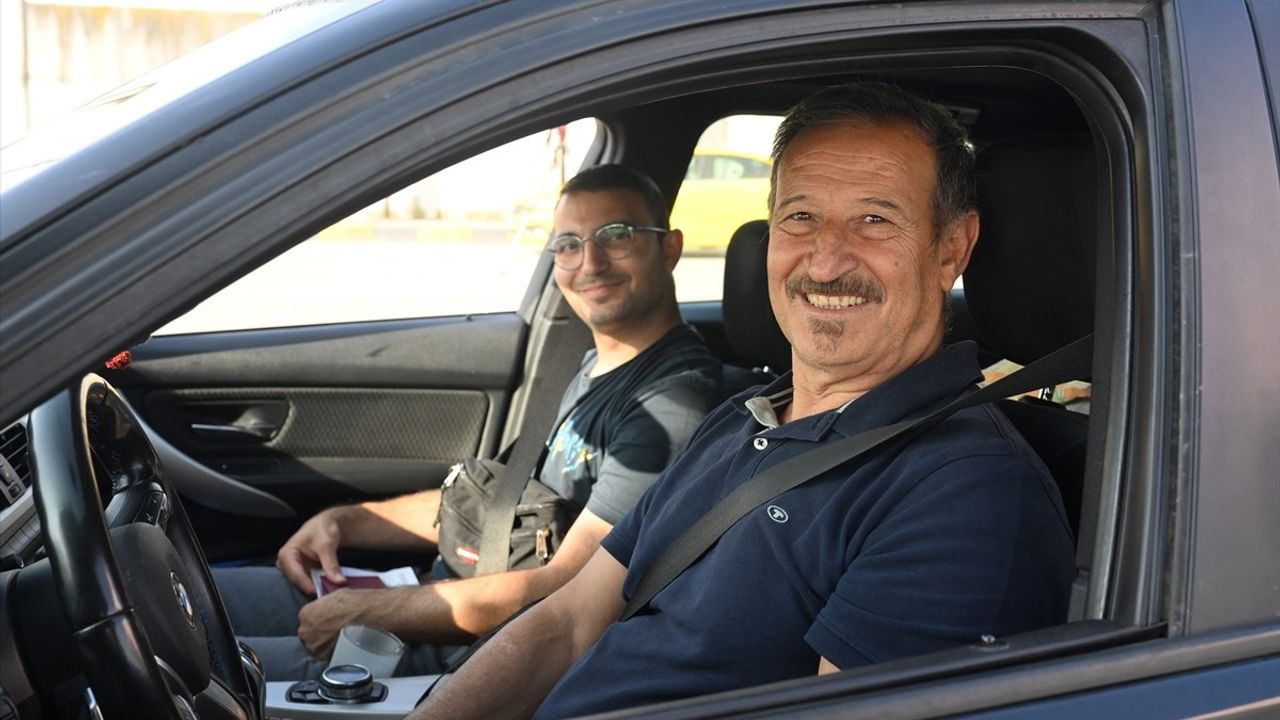 Kapıkule'den Türkiye'ye Giren Gurbetçiler Bayrama Anavatanlarında Girmenin Mutluluğunu Yaşadı