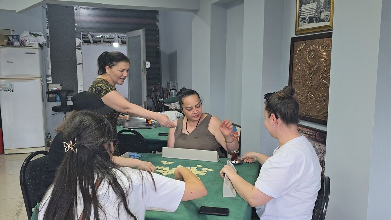 Karabük'te Kadınlara Özel Kıraathane Akşamı