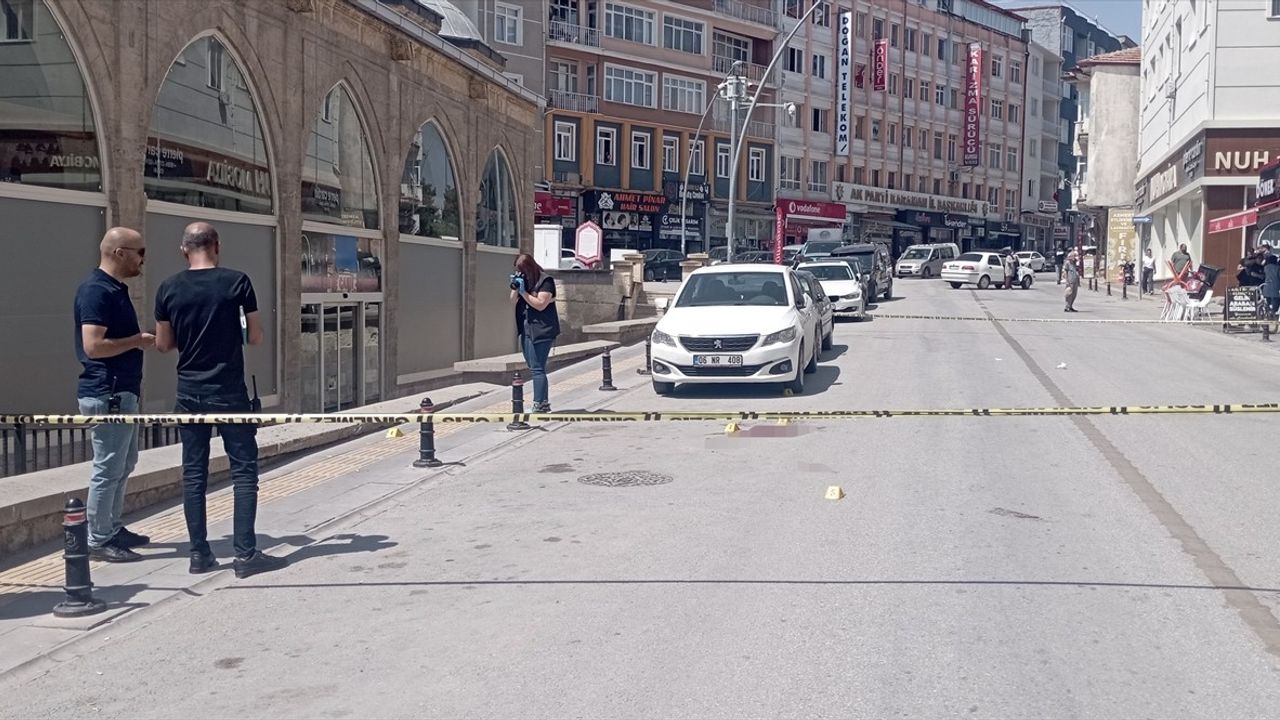 Karaman'da Kavga: Tabanca Kabzasıyla Başına Darbe Alan Kişi Ağır Yaralandı