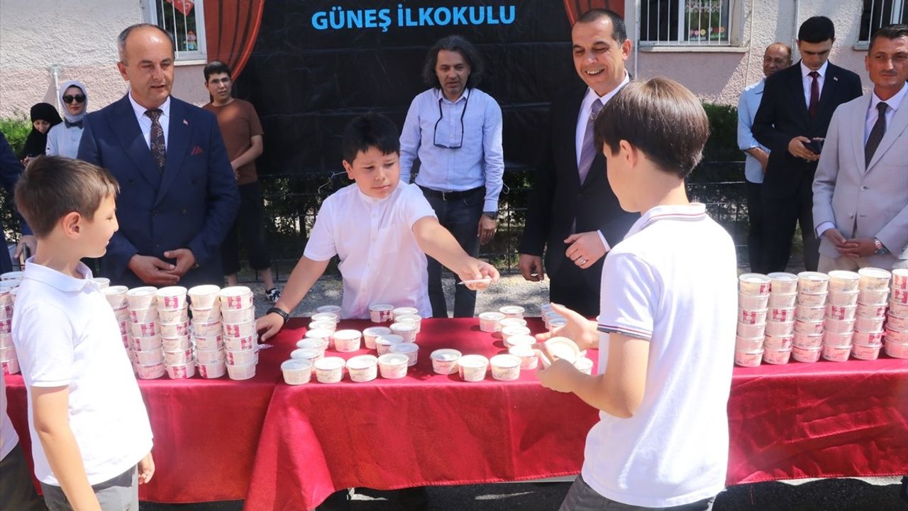 Karne Günü Dondurma Dağıtımı Çankırı'da Gerçekleşti