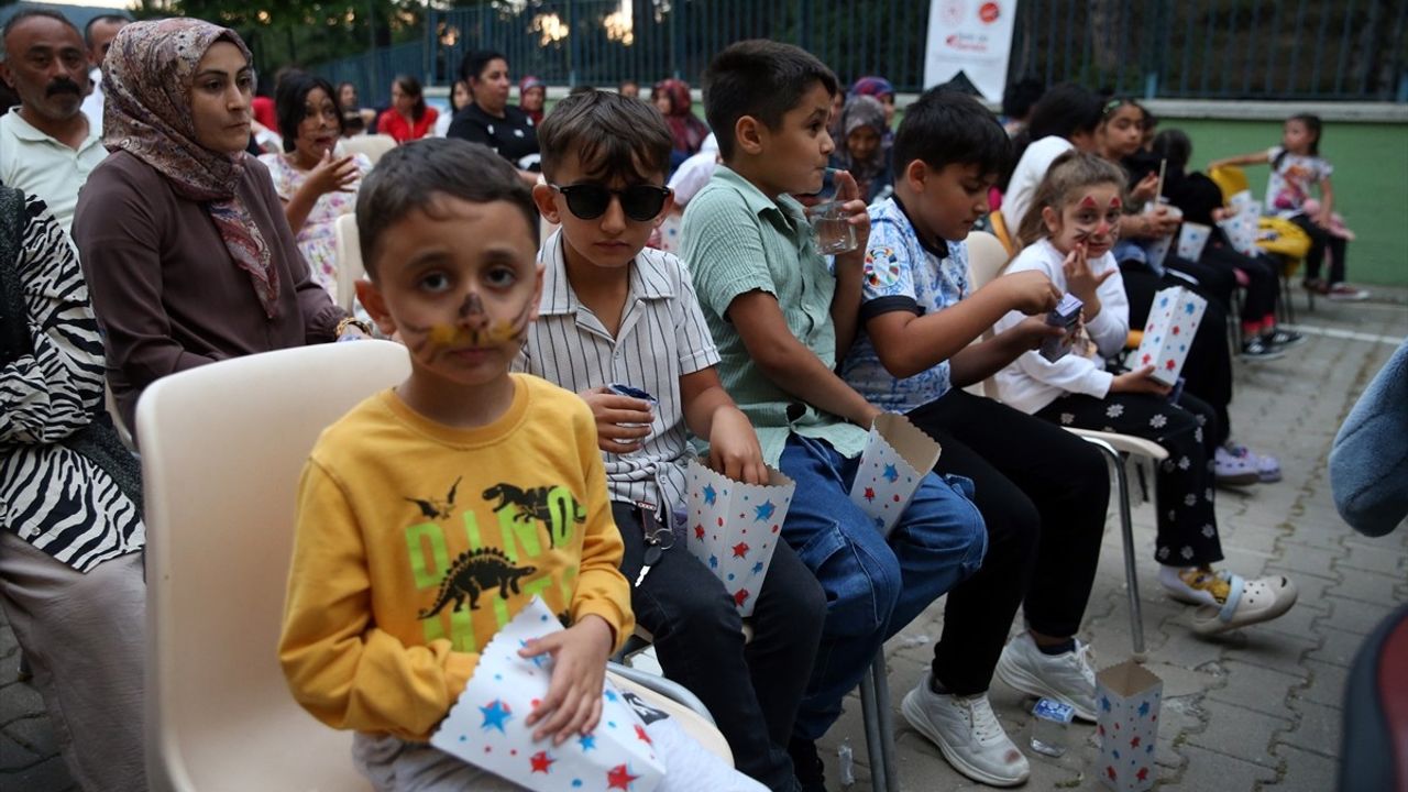 Kastamonu Üniversitesi'nden Açık Hava Sineması Etkinliği