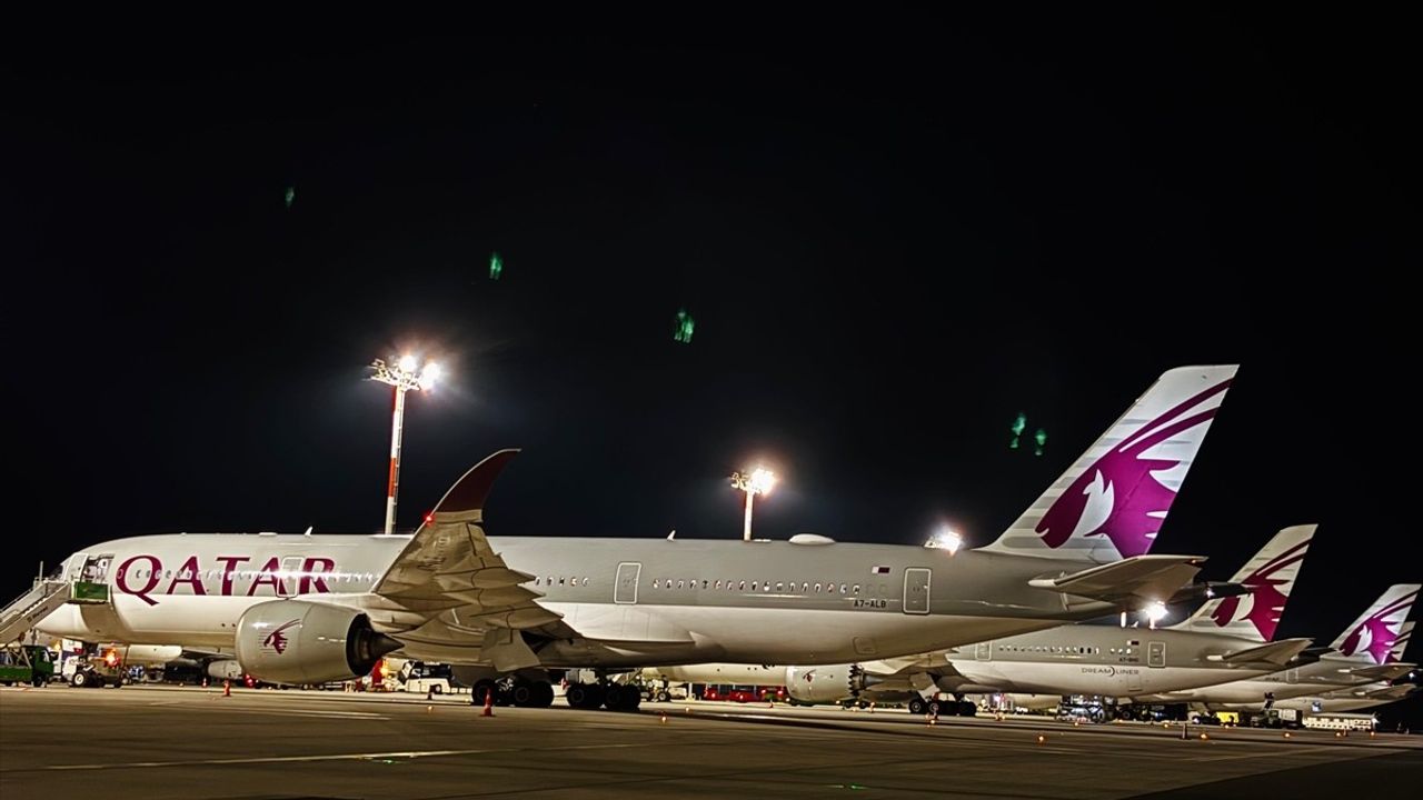 Katar Uçakları Hava Sahasının Kapatılması Sebebiyle İstanbul Havalimanı'na İndi