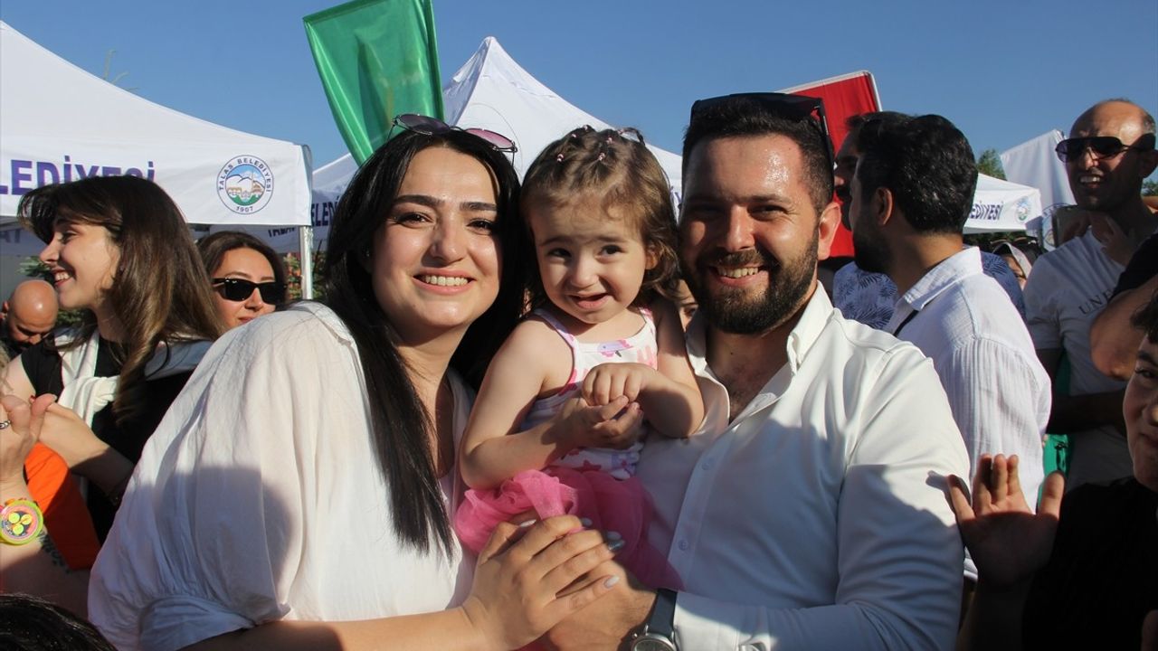 Kayseri'de 3 Yaşındaki Deniz İçin Balon Uçurma Etkinliği Düzenlendi