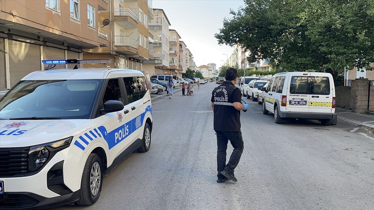 Kayseri'de Alkollü İki Arkadaş Arasında Bıçaklama Olayı