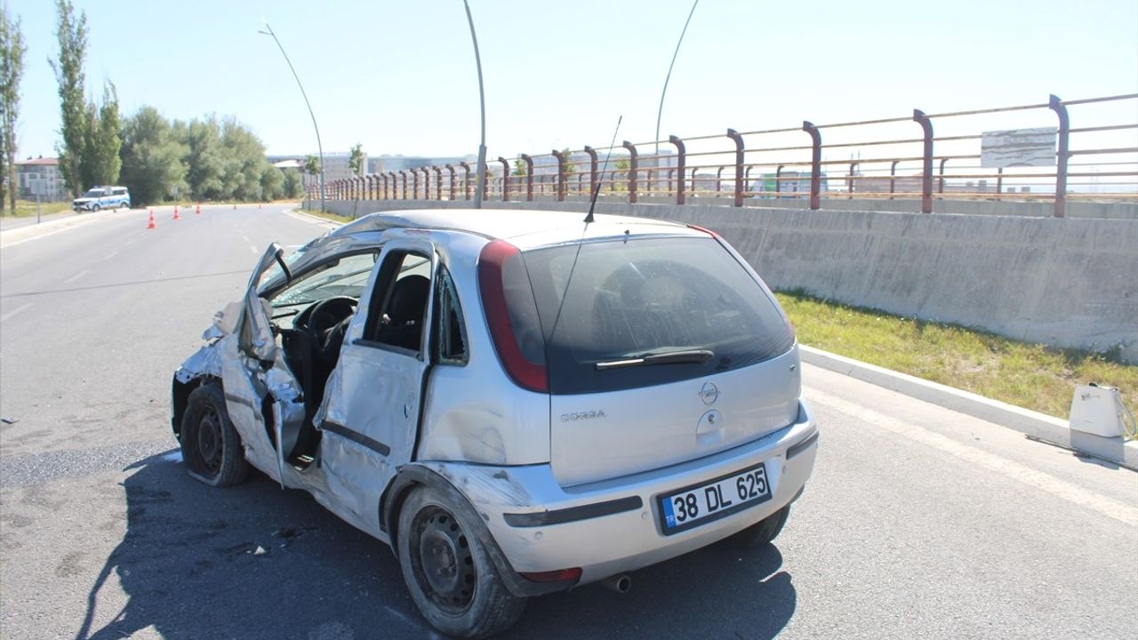Kayseri'de Hamile Sürücü Trafik Kazasında Hayatını Kaybetti