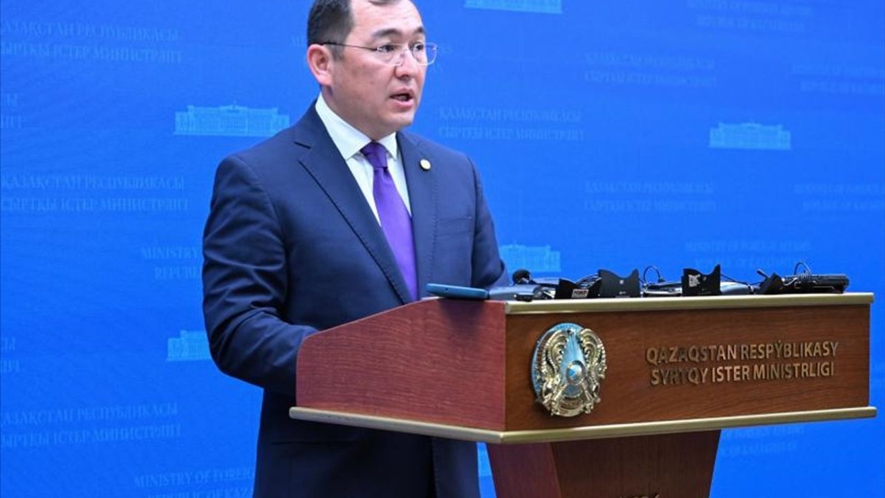 Kazakistan, İran'dan Ayrılmak İsteyen 74 Vatandaşını Tahliye Etti