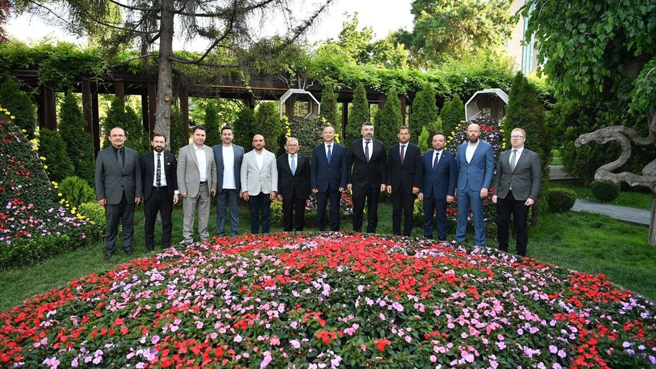 Kırgızistan Büyükelçisi Ruslan Kazakbayev'den Kayseri'ye Ziyaret