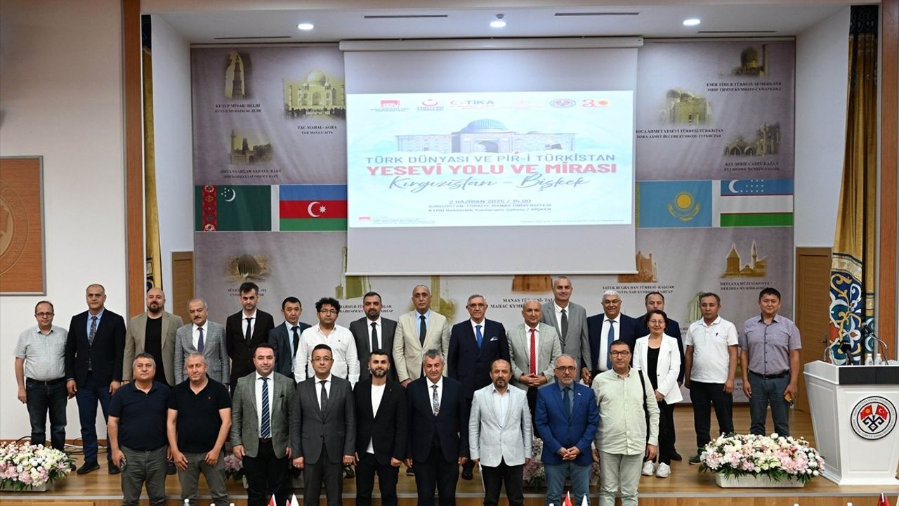 Kırgızistan'da 'Türk Dünyası ve Pir-i Türkistan: Yesevi Yolu ve Mirası' Paneli Düzenlendi
