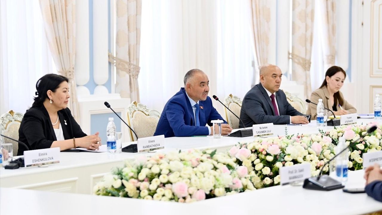 Kırgızistan Meclisi Başkanı Turgunbek Uulu, MHP Milletvekili Topsakal ve Heyetini Kabul Etti