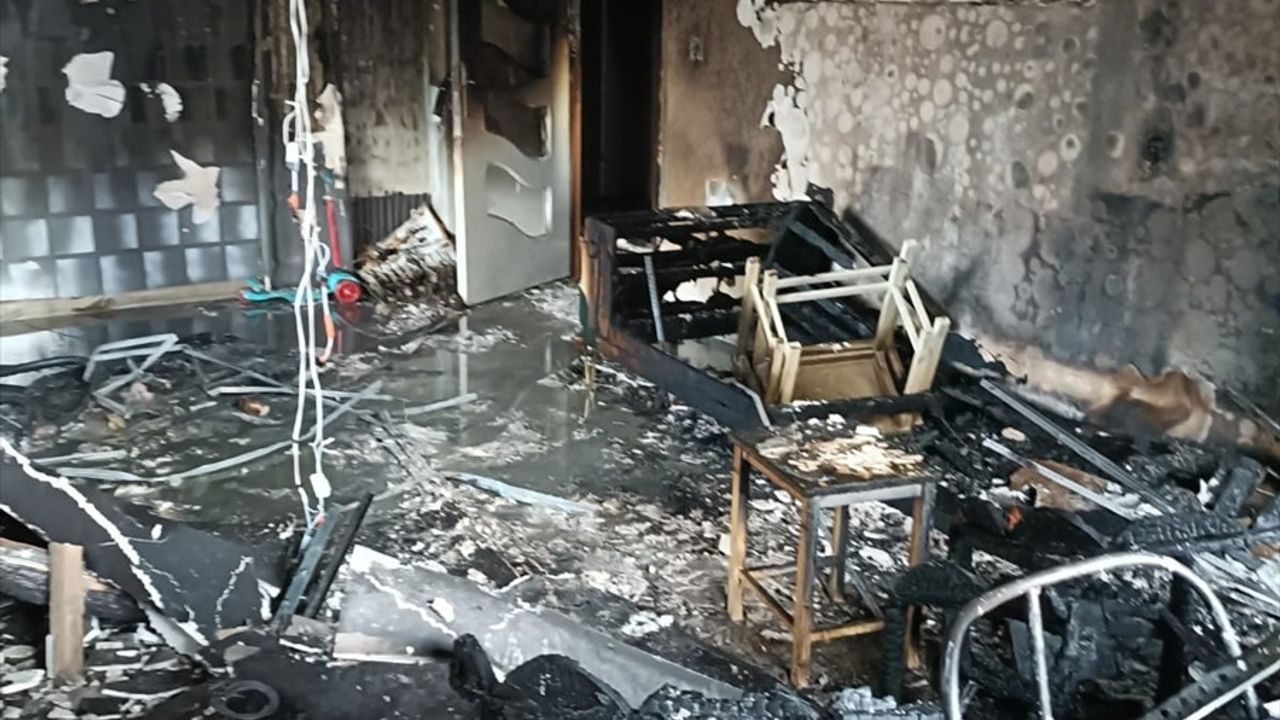 Kırıkkale'de Apartmanda Yangın: 8 Kişi Dumandan Etkilendi