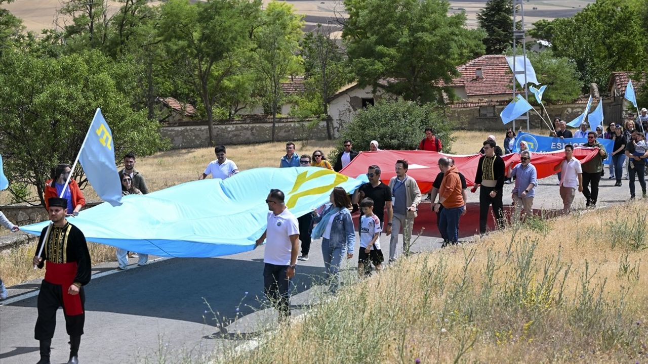 Kırım Tatar Milli Bayrak Günü'nde Kürşad Zorlu'dan Önemli Mesajlar