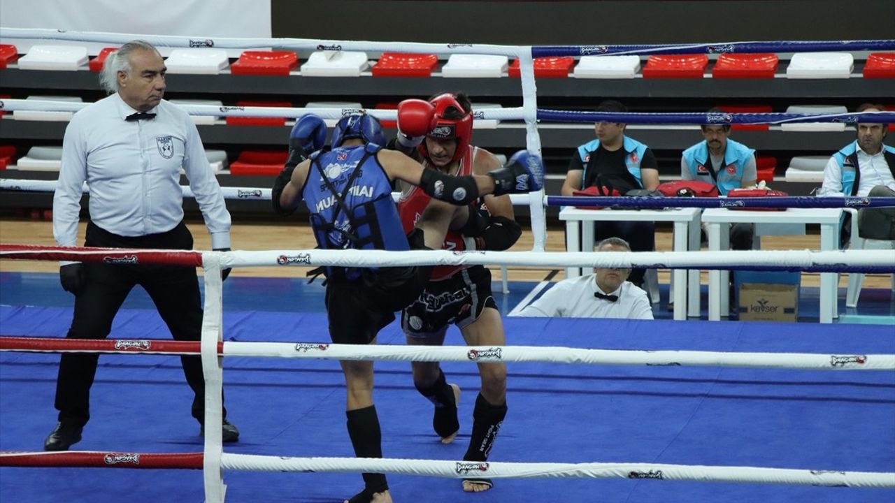 Kırklareli'nde Hayrullah Camadan Gençler Türkiye Muaythai Şampiyonası Devam Ediyor