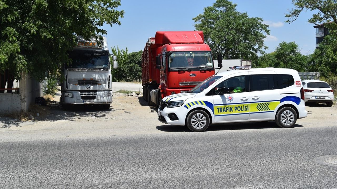 Kırklareli'nde Park Halindeki Tırlara Ceza Uygulandı