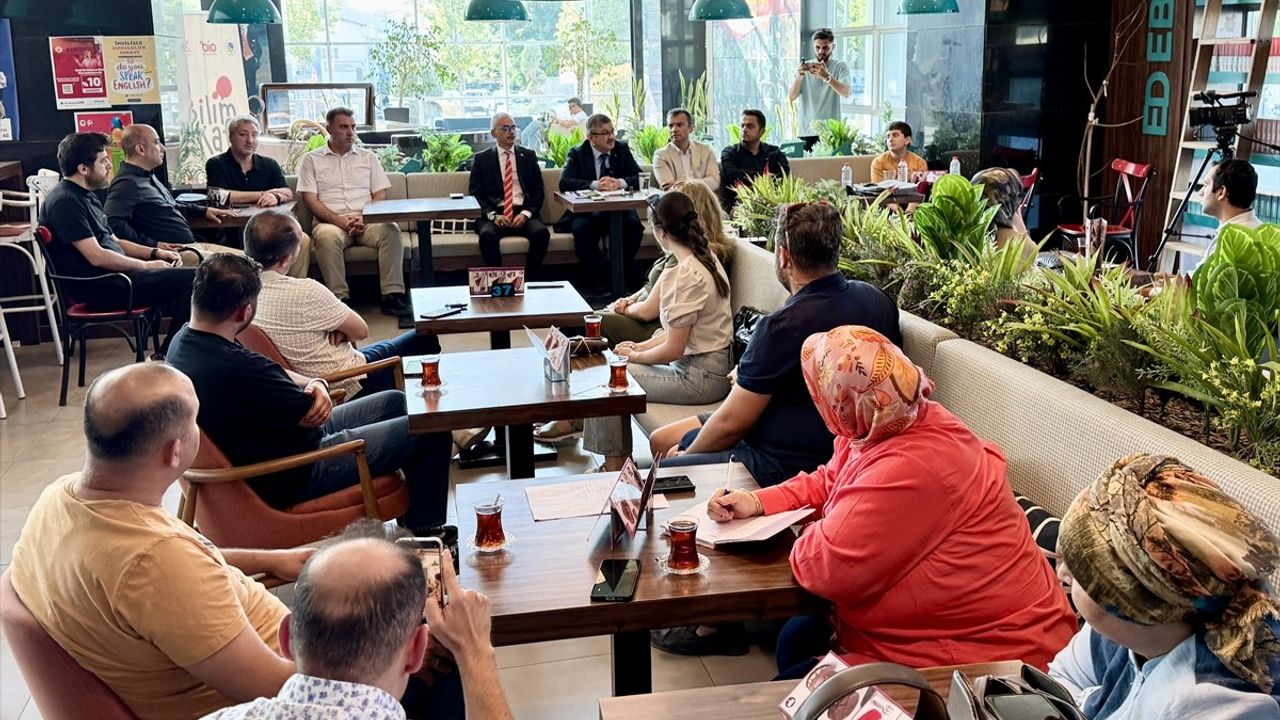 Kırşehir'de Tarım Uygulamaları 'Bilim Kafe' Etkinliğiyle Tanıtıldı