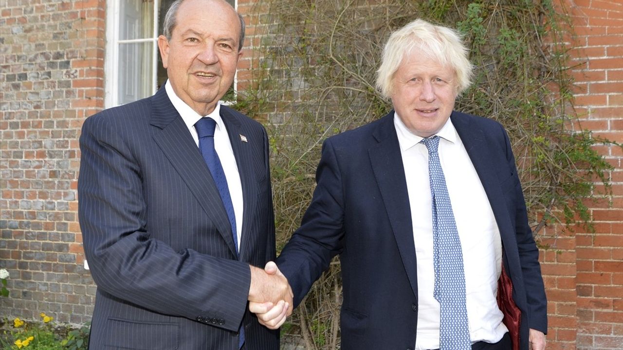 KKTC Cumhurbaşkanı Ersin Tatar, Boris Johnson ile Görüştü