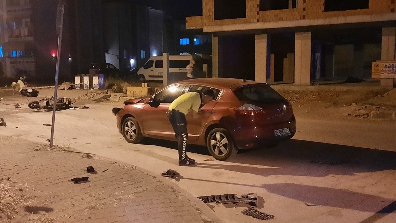 Kocaeli'de Motosiklet Kazası: Sürücü Hayatını Kaybetti, Oğlu Ağır Yaralandı