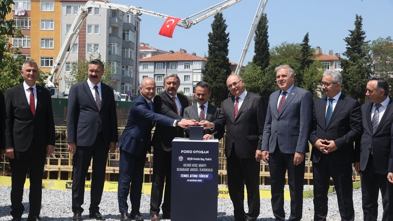 Kocaeli'de Vehbi Koç Vakfı Semahat Arsel İlkokulu'nun Temeli Atıldı