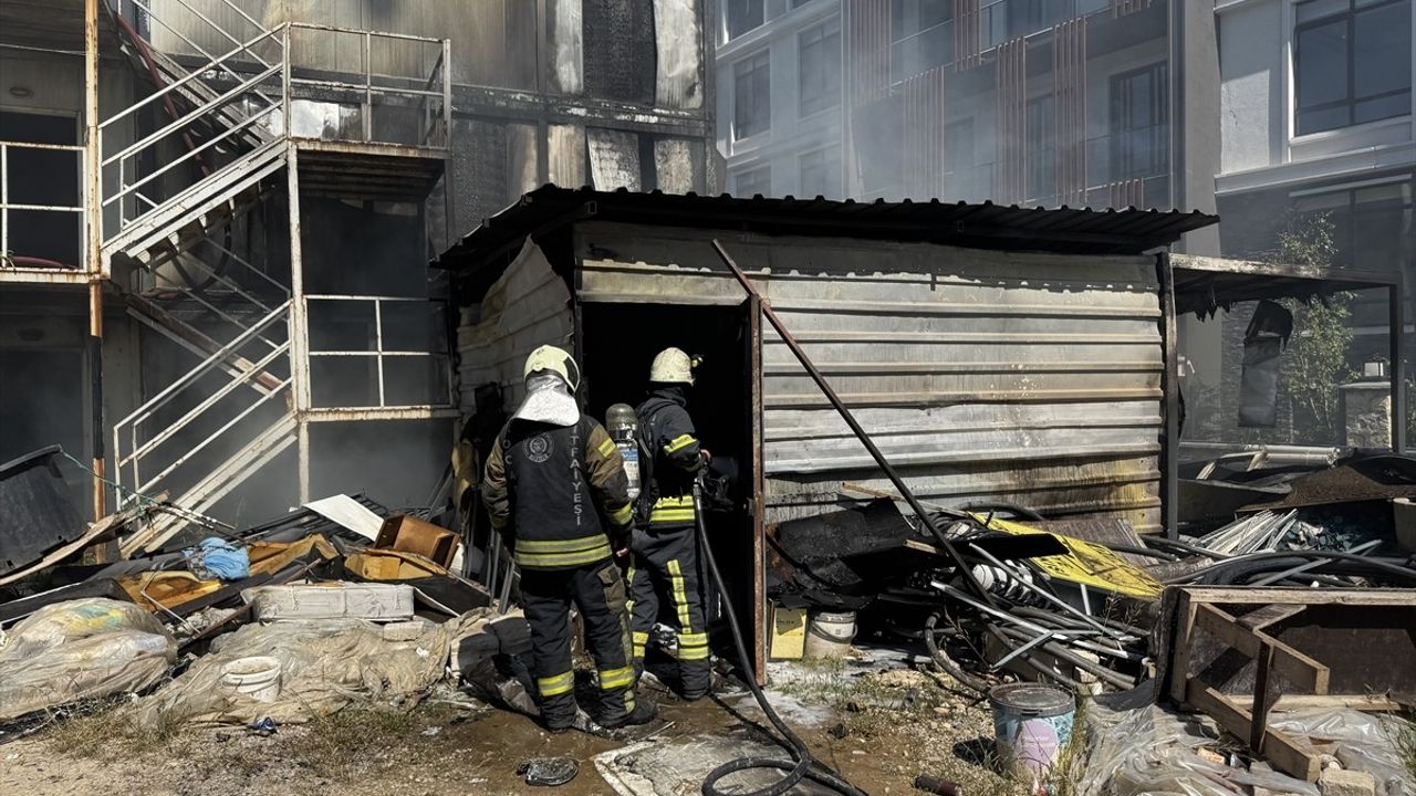 Kocaeli Kartepe'de İnşaat Şantiyesinde Yangın Söndürüldü