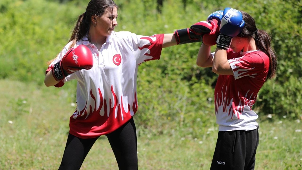 Köy İşlerinde Ailesinin Destekçisi: Şampiyon Wushu Sporcusu Berrin Tazıcı'nın Milli Forma Heyecanı