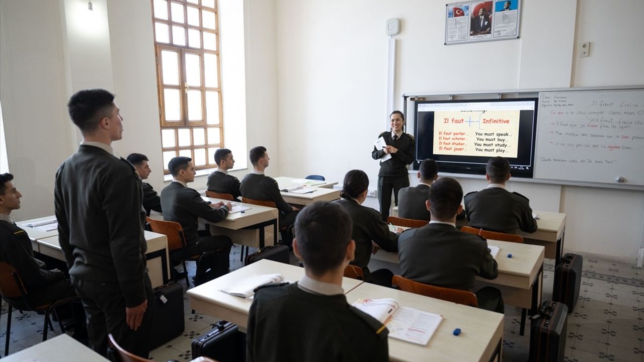 Kuleli'deki Yabancı Diller Yüksekokulu, Harbiyeli Olmanın Temel Şartı