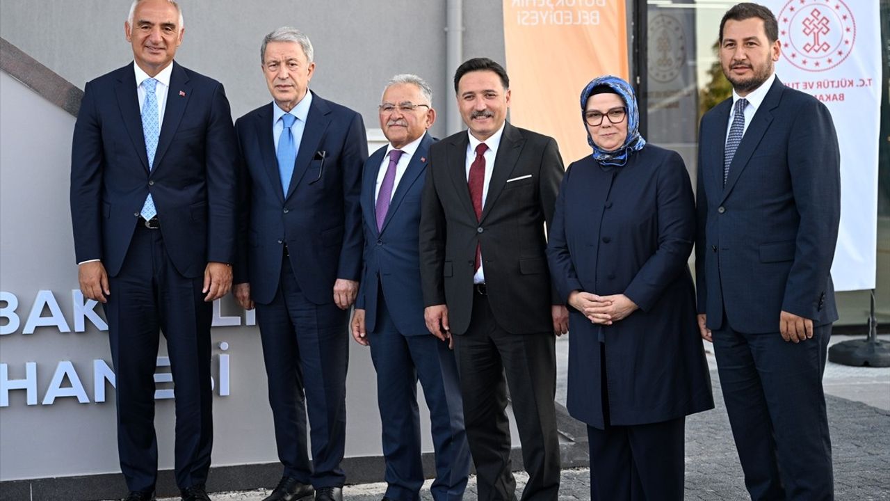 Kültür ve Turizm Bakanı Ersoy, Kayseri'de Yeni Halk Kütüphanesinin Açılışında Konuştu