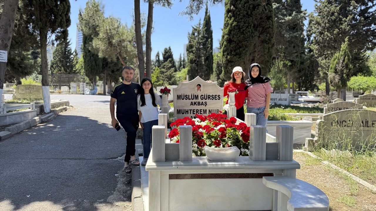 Kurban Bayramı'nın Dördüncü Gününde Kabir Ziyaretleri Devam Ediyor