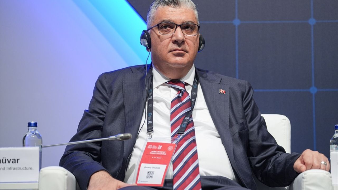 Küresel Ulaştırma Koridorları Forumu'nda Bağlantısallık Zorlukları Ele Alındı