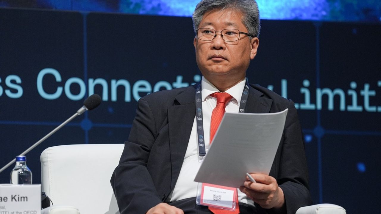 Küresel Ulaştırma Koridorları Forumu: Ulaştırma İşbirliğinin Önemi Vurgulandı