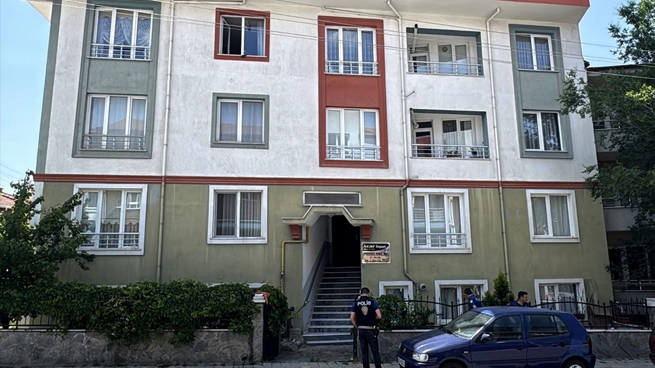 Kütahya'da 3. Kattan Düşen Kadın Ağır Yaralandı