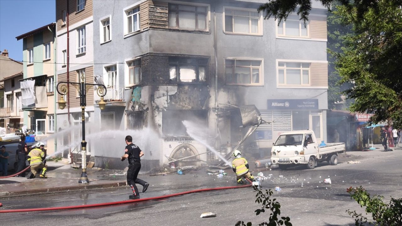 Kütahya'da Tüp Satış Noktasında Patlama: 3'ü Ağır 8 Yaralı