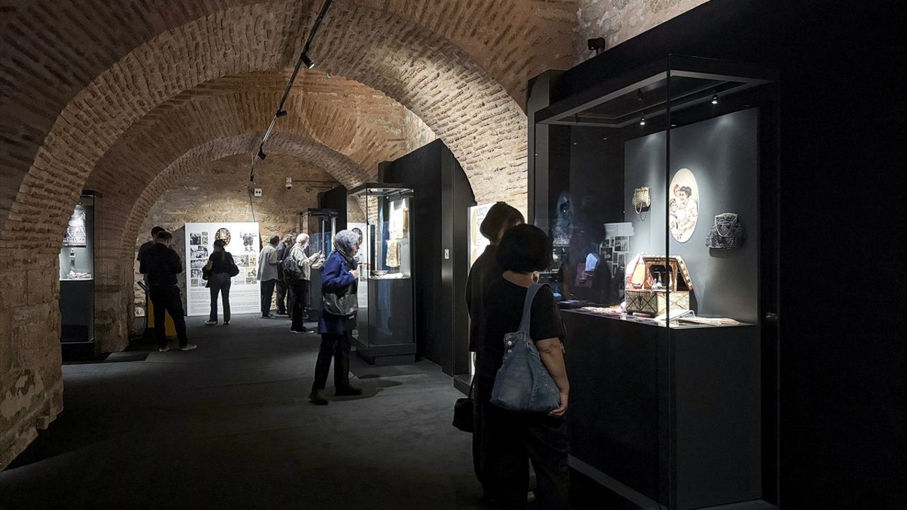 Leyla Asım Turgut Sergisi Sultanahmet'te Ziyarete Açıldı