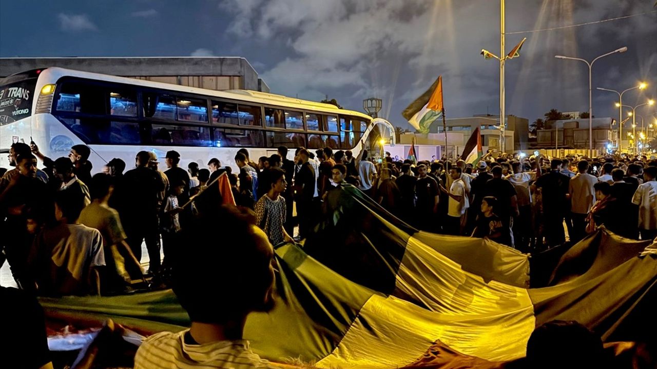 Libya'nın Zliten Kentinde Mağrip Direniş Konvoyu'na Coşkulu Karşılama