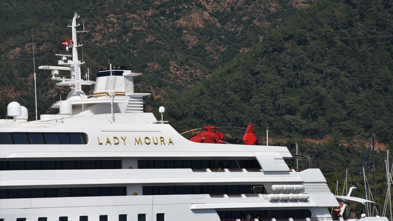 Lüks Yat 'Lady Moura' Marmaris Limanı'na Geldi