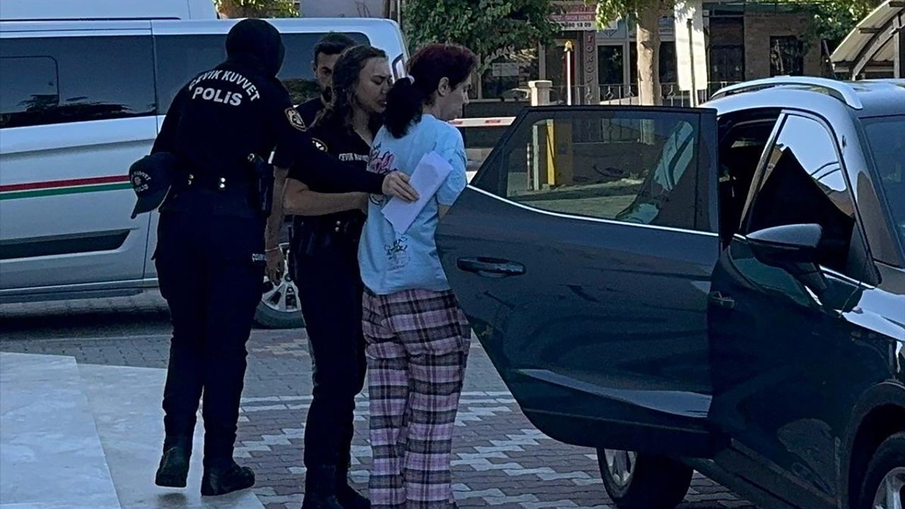 Manisa'da Anne, Tartıştığı Kızını Boğarak Öldürdü