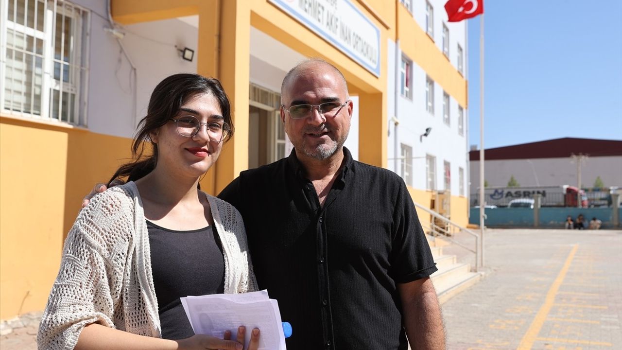 Mardin'de Baba-Kız YKS Heyecanını Paylaştı