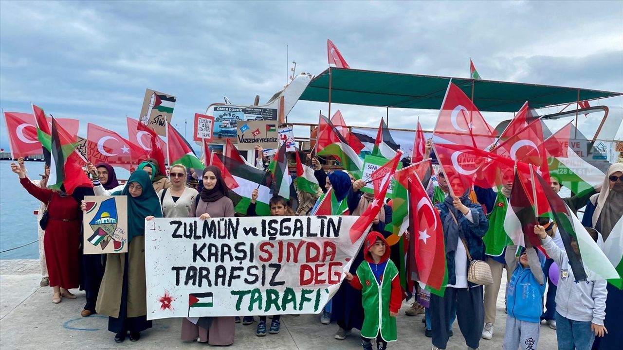 Mavi Marmara Saldırısında Hayatını Kaybedenler Sinop'ta Anıldı