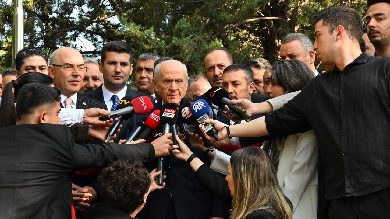 MHP Genel Başkanı Bahçeli'den Ülkü Ocakları Ziyareti